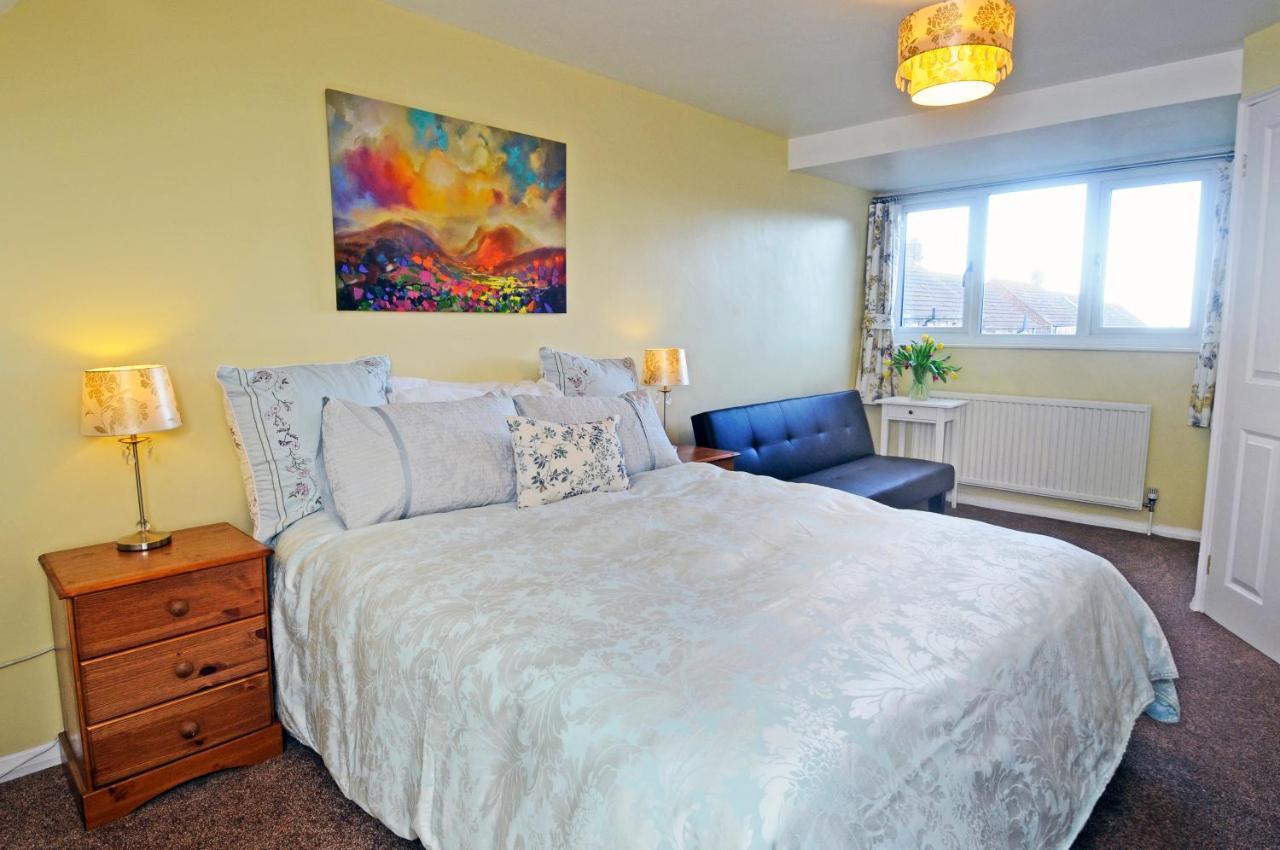 Whitby Spacious Rugby Field Cottage With Off-Street Parking And Ev Fast Point For Electric Cars Exteriör bild