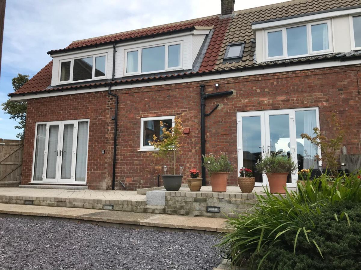 Whitby Spacious Rugby Field Cottage With Off-Street Parking And Ev Fast Point For Electric Cars Exteriör bild