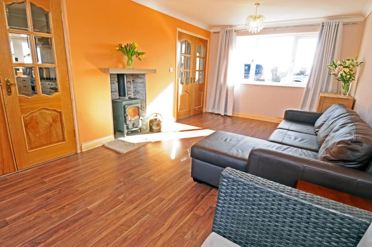 Whitby Spacious Rugby Field Cottage With Off-Street Parking And Ev Fast Point For Electric Cars Exteriör bild
