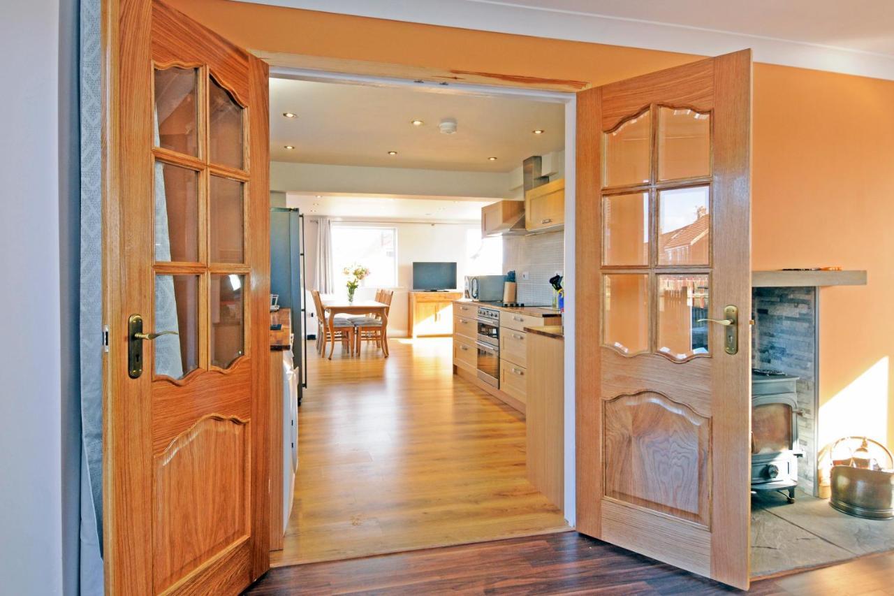 Whitby Spacious Rugby Field Cottage With Off-Street Parking And Ev Fast Point For Electric Cars Exteriör bild