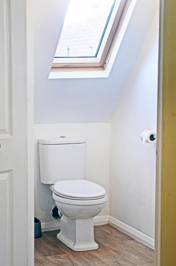 Whitby Spacious Rugby Field Cottage With Off-Street Parking And Ev Fast Point For Electric Cars Exteriör bild