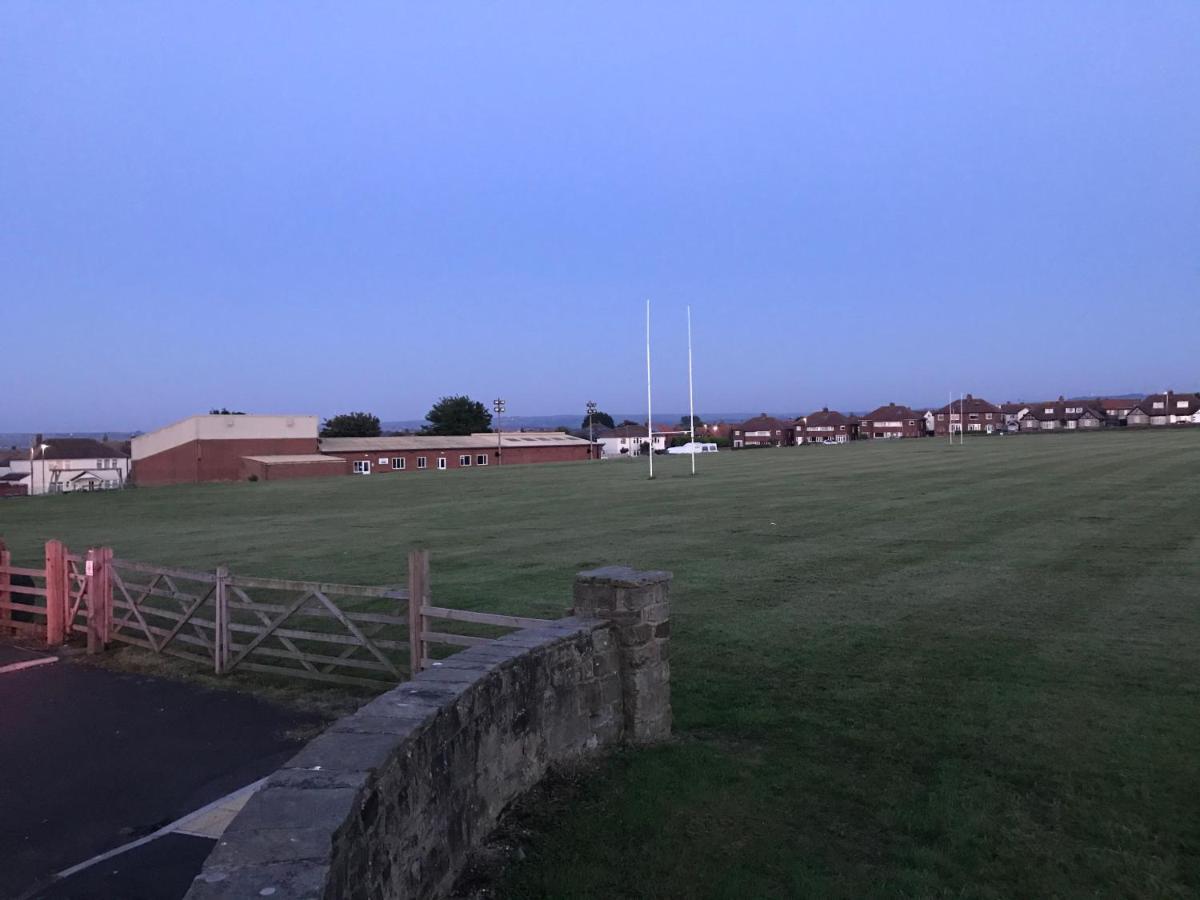 Whitby Spacious Rugby Field Cottage With Off-Street Parking And Ev Fast Point For Electric Cars Exteriör bild