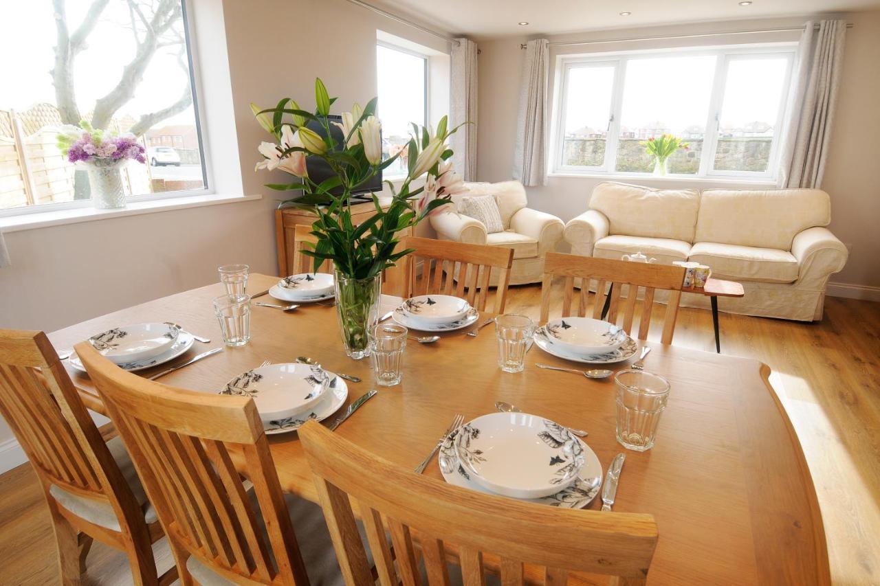 Whitby Spacious Rugby Field Cottage With Off-Street Parking And Ev Fast Point For Electric Cars Exteriör bild
